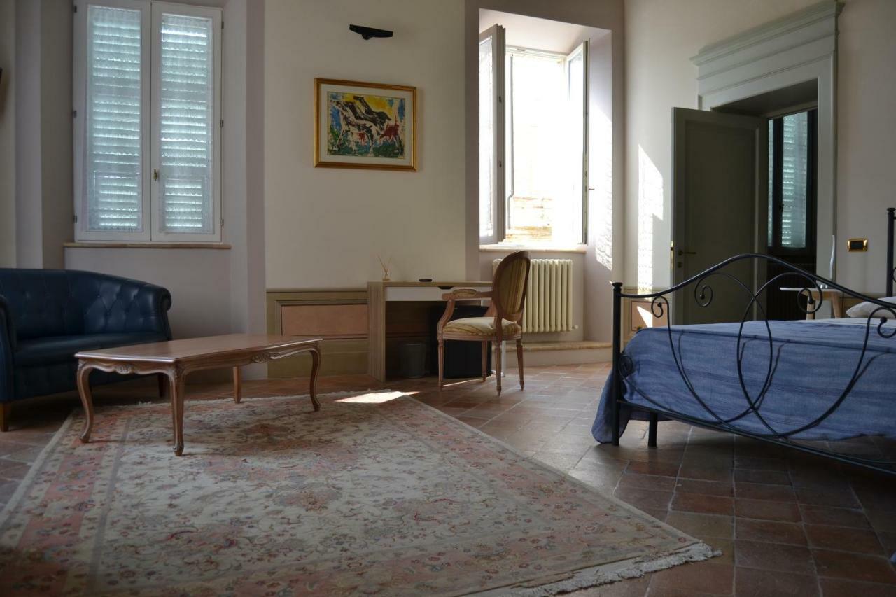 Palazzo Roberti Ξενοδοχείο Monte San Giusto Εξωτερικό φωτογραφία