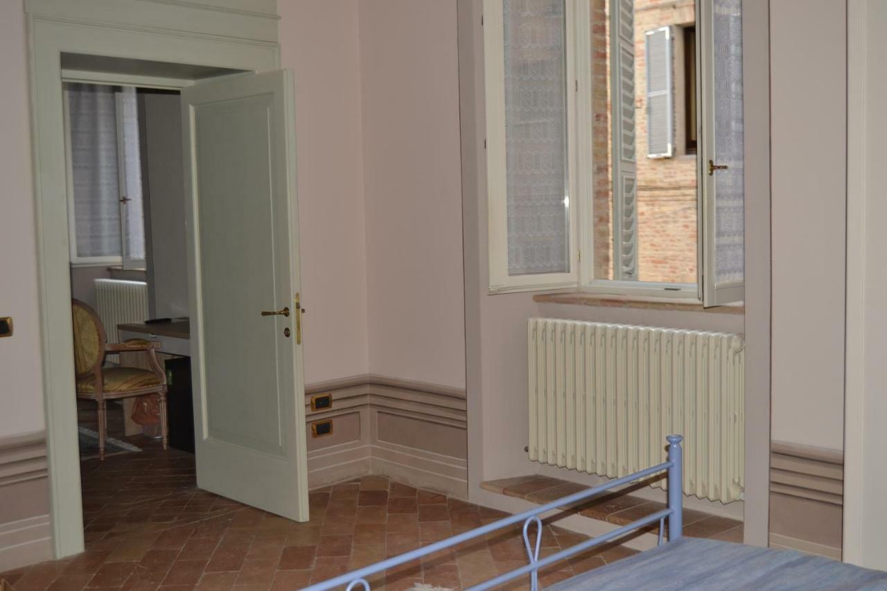 Palazzo Roberti Ξενοδοχείο Monte San Giusto Εξωτερικό φωτογραφία