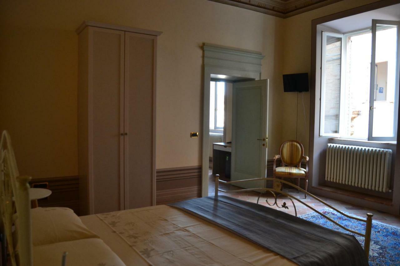 Palazzo Roberti Ξενοδοχείο Monte San Giusto Εξωτερικό φωτογραφία