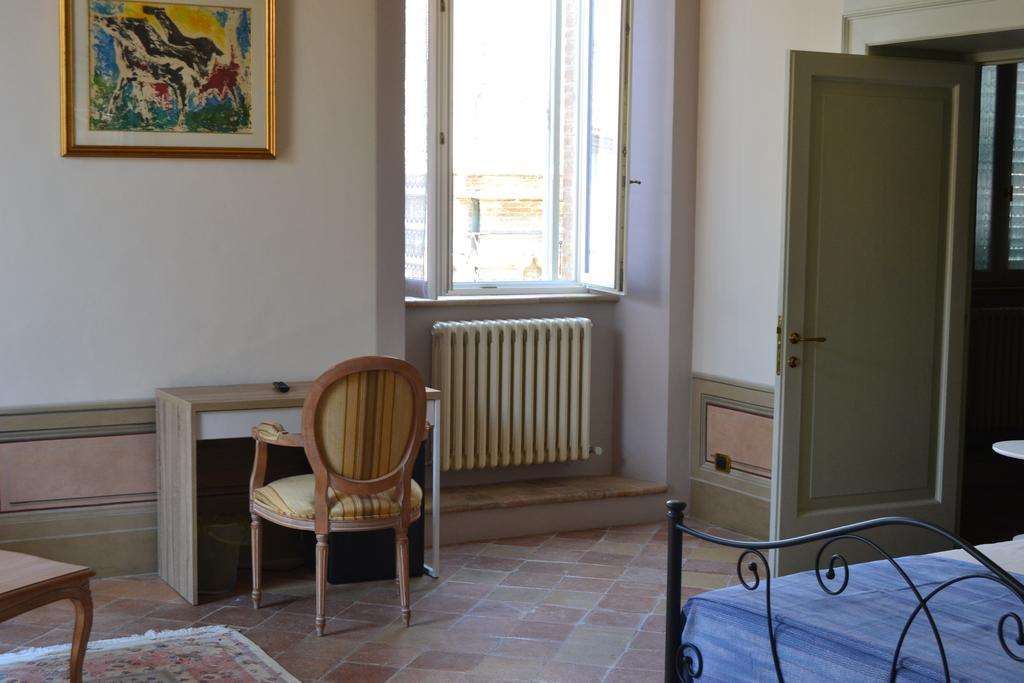 Palazzo Roberti Ξενοδοχείο Monte San Giusto Δωμάτιο φωτογραφία